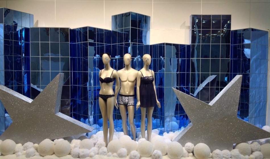 shopwindow-display-stars-glitter-candys-international.jpg