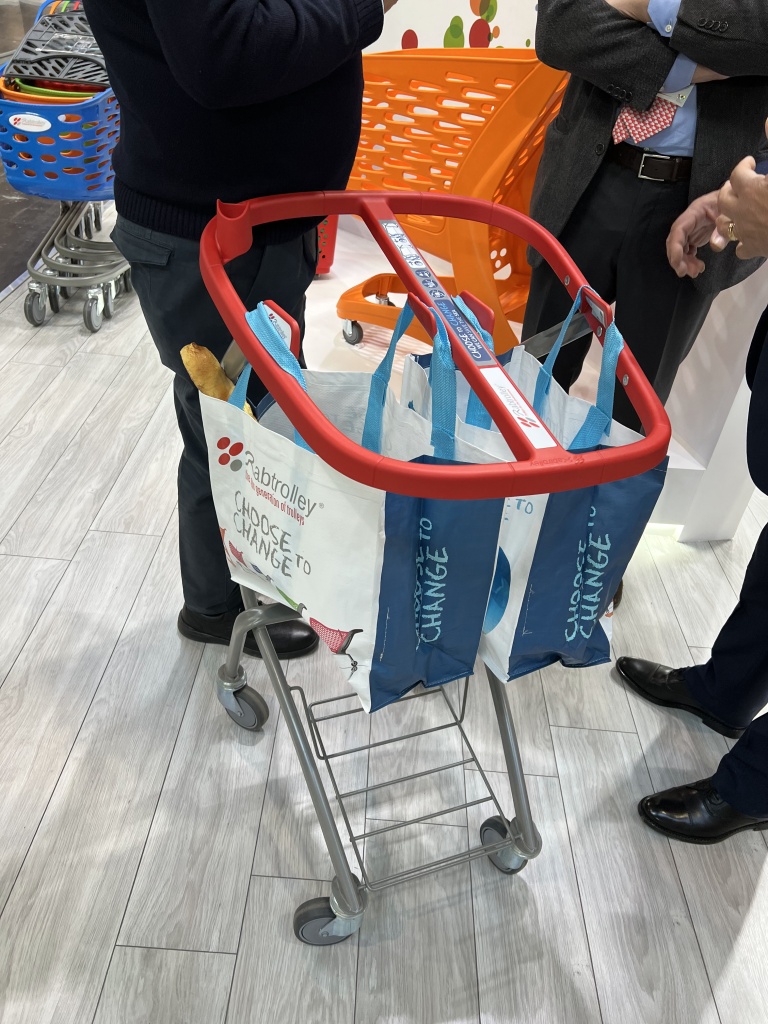 Rabtrolley тележки с сумками.jpg
