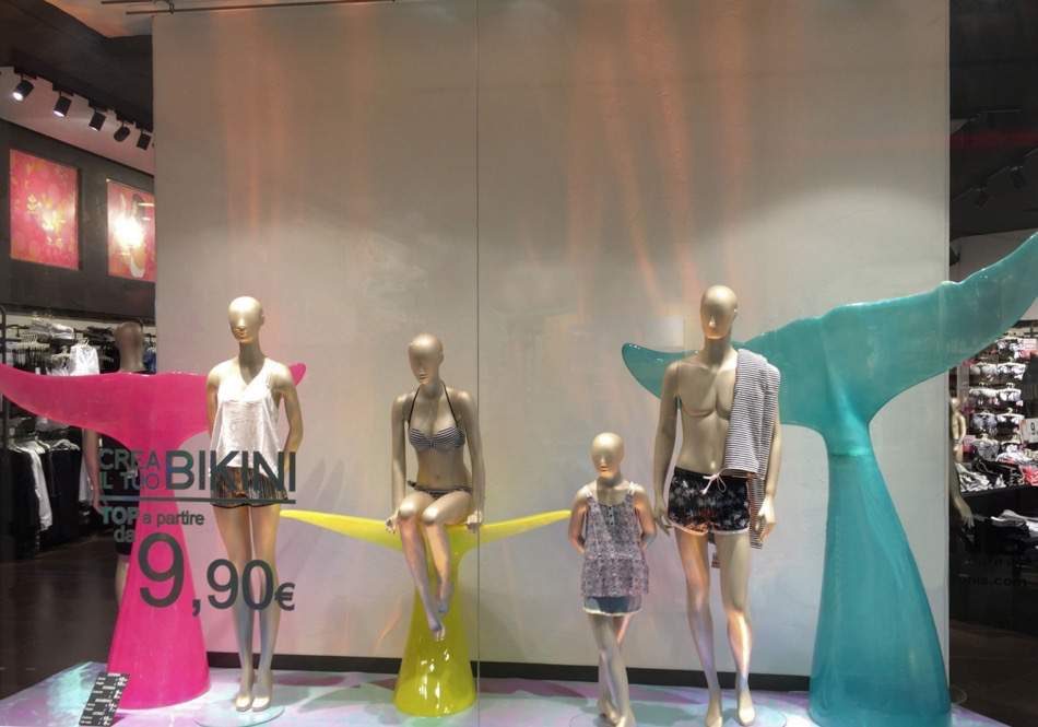 shopwindow-display-dolphins-tales-fiberglass-candys-international.jpg