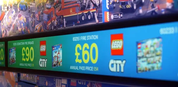 Lego_-_Shelf_Edge_still0303.jpg