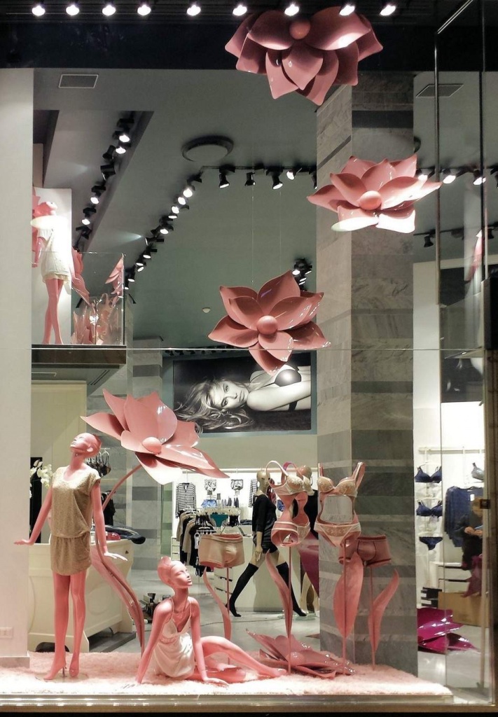 shopwindow-display-flowers-abs-candys-international.jpg