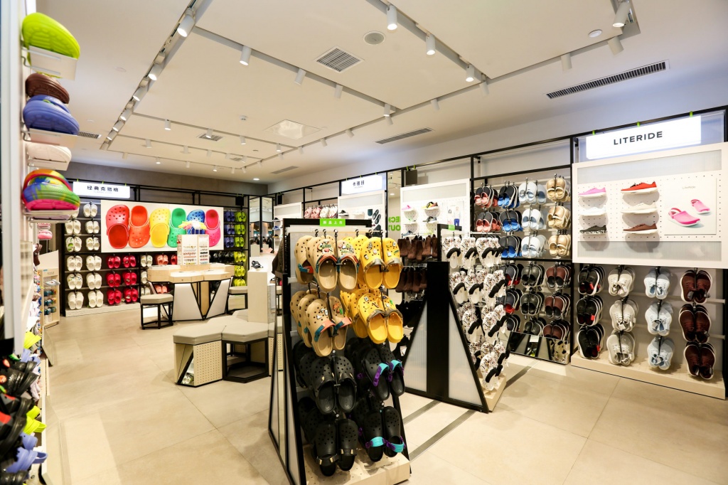 Crocs-07-2000x1333.jpg