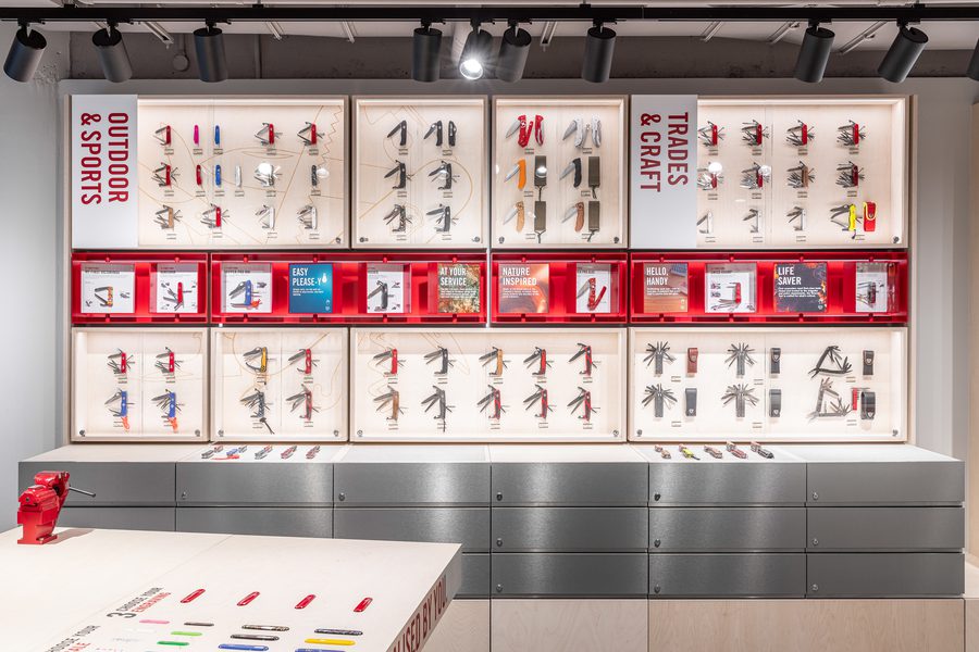 03-Victorinox_Press.jpg