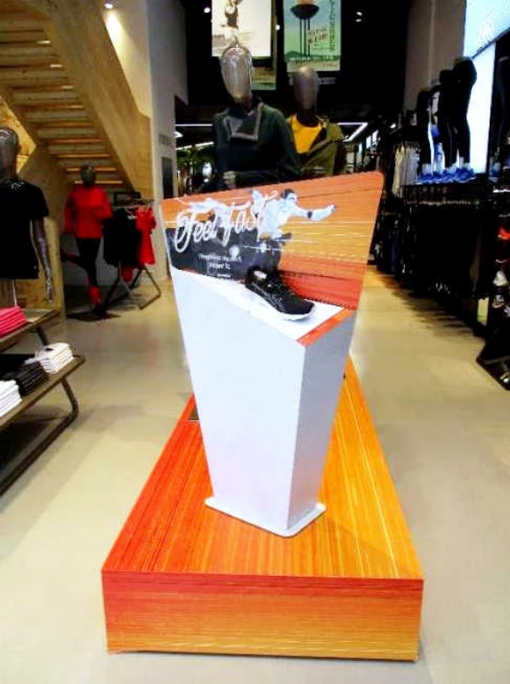 Screenshot_2020-07-22 Luxury Brand Displays Shop solutions and Furniture - DAZE Poland(4).png