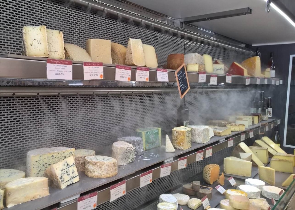nebulisation-areco-fromages-a-la-coupe-vitrine-refrigeree.jpg