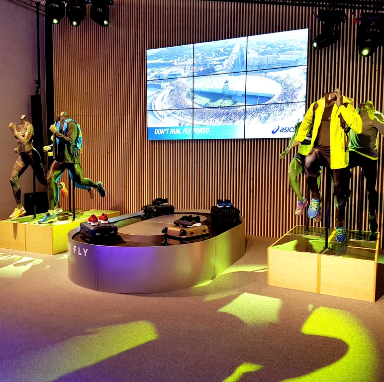 Screenshot_2020-07-22 Luxury Brand Displays Shop solutions and Furniture - DAZE Poland(7).png