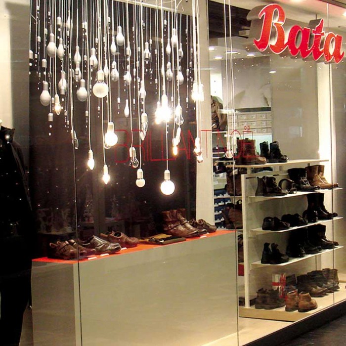 Deck5_Bata_Window_holiday-700x700.jpg