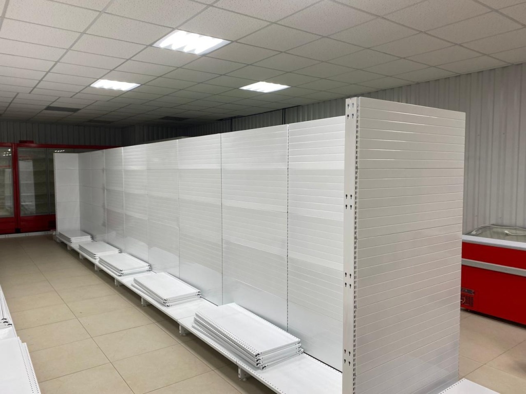 торговое оборудование в магазин.jpg